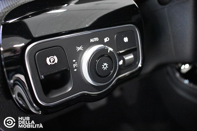 MERCEDES-BENZ A 180 d Automatic Sport